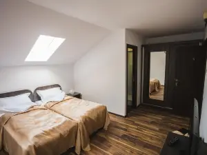 Casa Cu Nuc