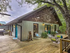 Pet-Friendly Outdoor Paradise w/ Grill, Decks