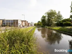 Hemel Apartments- Riverside Retreat