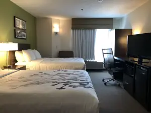 羅斯堡北-近醫療中心舒眠套房飯店