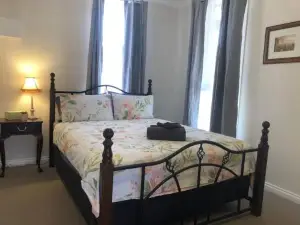 Heart of The Farm Country Cottage in Tallarook