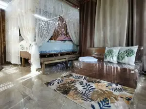 Native guest house on a riverside ideal for family