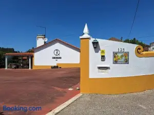 Charming Villa in Igreja Nova do Sobral with Private Pool