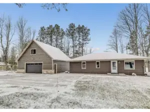 Friend and Family Lake house - Sleeps 16+