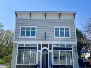 Stunning Condo in Downtown Empire