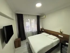 Altinnal Hotel