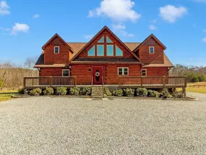 7 Person New Hot Tub  at Stunning Log Cabin 4 Bed 4 Full Bath  5 Min  to Tiec