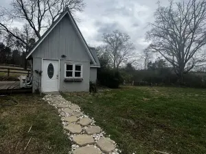 Loveshack, a charming tiny house on a 5 acre farm