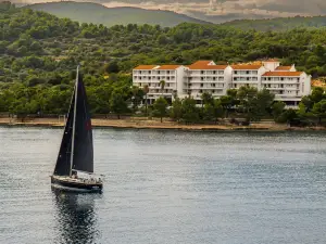 Hotel Issa