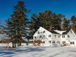 Wolf Cove Inn