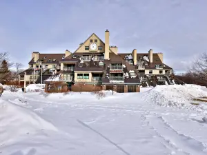 Heated Indoor Pool and Cozy Living Space - Exquisite Mountain Retreat
