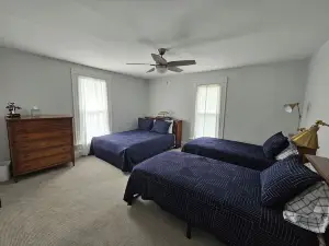 Charming 3-bedroom house with WiFi and AC in Brookville's quiet Northside