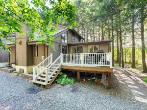 Lakeshore Oasis by Avantstay Private Beach, Views, Hot Tub, Volleyball -> 애반트스테이의 호수가 있는 오아시스, 개인 해변, 전망, 핫 터브, 배구