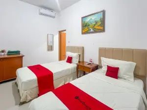 RedDoorz at Dimens House Sragen