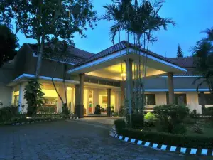 Candisari Hotel & Resto