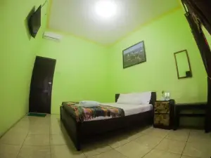Watukarung Sackstone Guesthouse