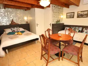 Maison d'Hôtes et Roulotte" le 6 Bis"