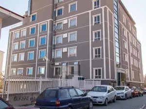 Carmine Otel