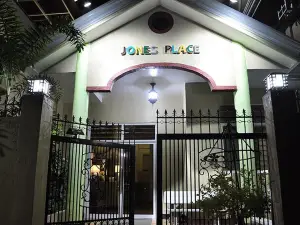 Jones Place Hotel