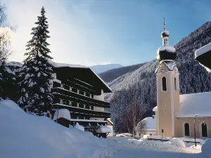 Berghotel Basur - Das Schihotel am Arlberg