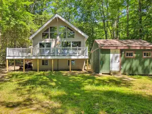 Waterfront Lake Arrowhead Home w/ Kayaks & Grill!