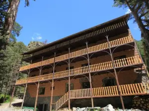 Sirius Azau Hotel