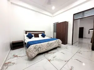 Hotel Ramghat Inn -in Front of Mandakini River