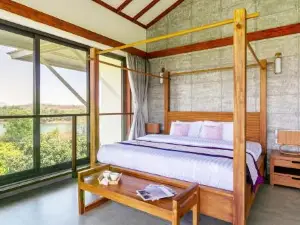 StayVista at Nihira Farms with Lake View - Kamshet