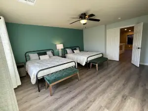 5bd 3.5ba 3-story 8bed 16sleeps