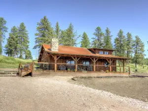 Beautiful Timber Frame Canyon with Spring Creek Canyon views!