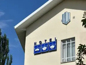 Три короны