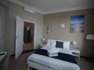 Luna Rooms