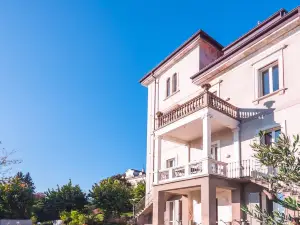 White Lilac Romantic B&B - Adults Only