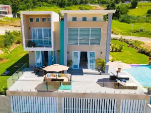 New Luxury Oceanview Villa!