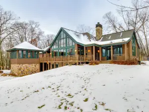 Private Lake & Trail Access: Home in Jacobson!