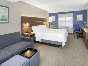 Holiday Inn Express & Suites LONG ISLAND-EAST END by IHG