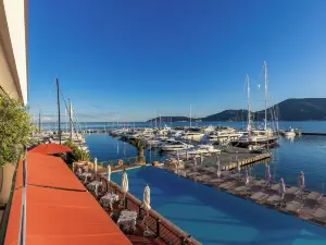 波爾圖洛蒂套房酒店