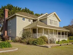 Mendocino Hotel & Garden