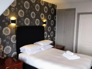 Marine Hotel