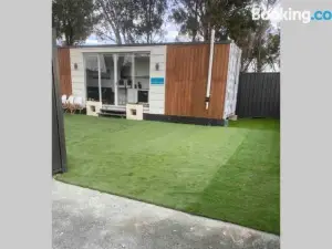 Tiny House in Belconnen 1Br Self Contained Wine