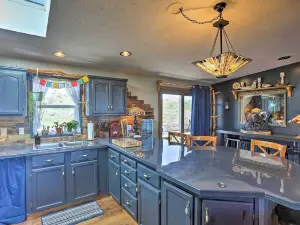 Cozy Black Hills Home 13 Acres w/ Deck & Views!