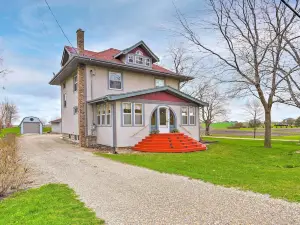 Relaxing Waterloo Retreat w/ Orchard View!