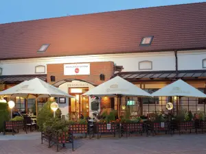Hotel Chvalská Tvrz