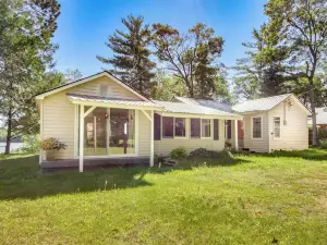Lakefront Minnesota Escape w/ Fire Pit & Boat Dock