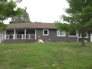 Experience Starbuck charm in our spacious 5-bedroom retreat