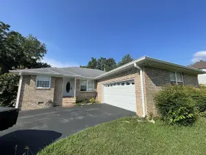 Caney Fork River Cottage. Sparta, TN. Fall Creek Falls, Kayaking, Fishing, Relax