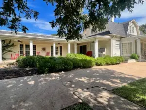 Hall House: A Century of CharmCome relax in a beautiful piece of Texas history