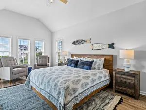 Ocean view escape with a furnished balcony, washer/dryer, & pool access
