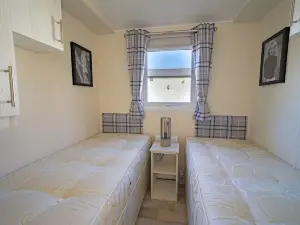 費盧韋湖畔的小木屋，帶水上運動