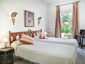Hotel Madreselva - Grupo Califa